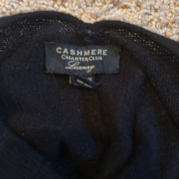 Cashmere asymmetrical poncho - Picture 2 of 2